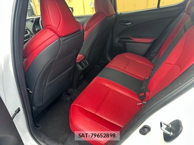 Lexus UX 2019-02 8220576-14