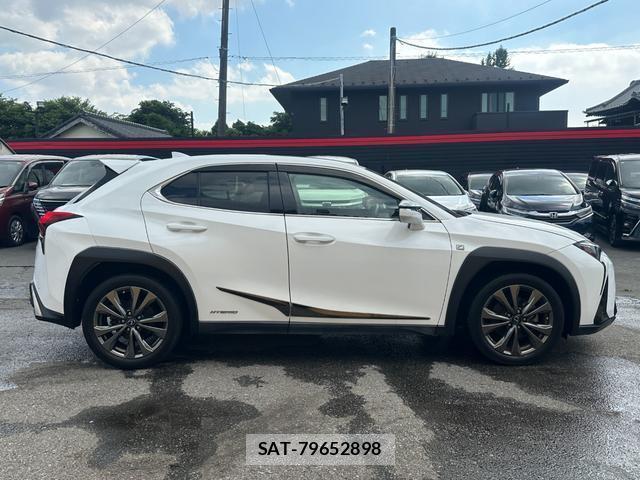 Lexus UX 2019-02 8220576-18