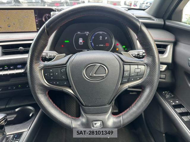 Lexus UX 2019-03 8220579-10