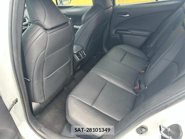Lexus UX 2019-03 8220579-14