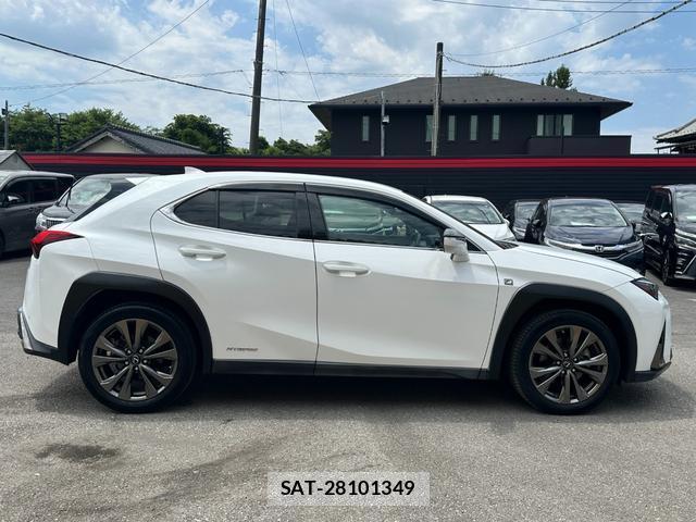 Lexus UX 2019-03 8220579-18
