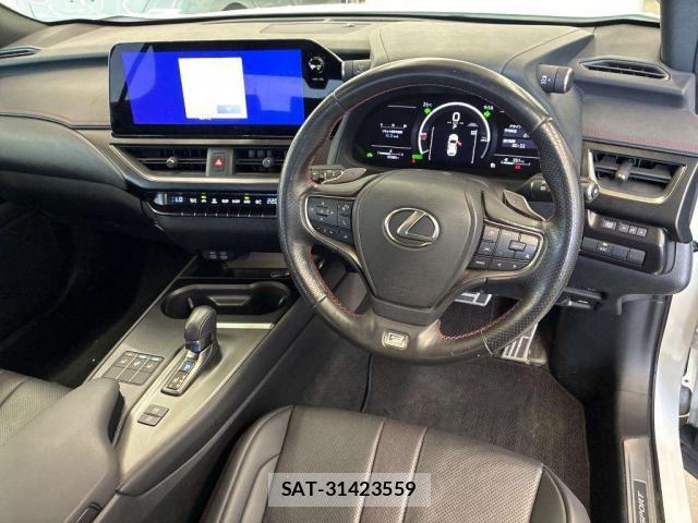 Lexus UX 2024-04 8223144-2