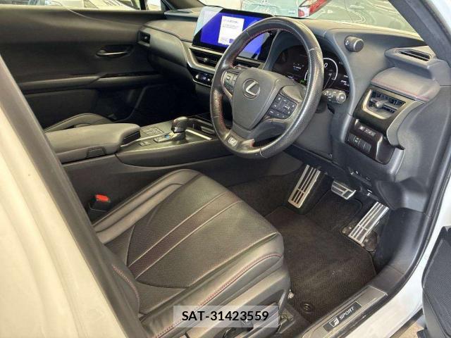 Lexus UX 2024-04 8223144-3