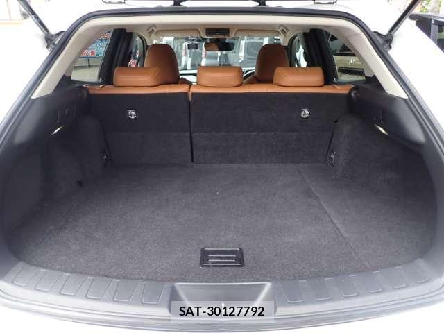 Lexus UX 2021-06 8223840-10