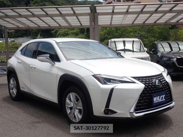 Lexus UX 2021-06 8223840-15