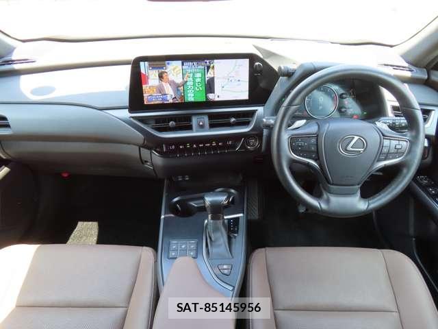 Lexus UX 2022-09 8224300-1
