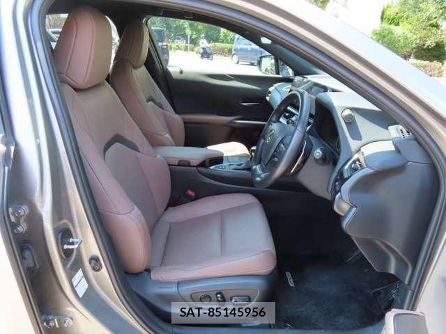 Lexus UX 2022-09 8224300-17