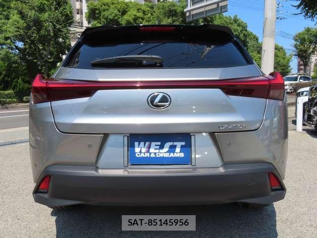 Lexus UX 2022-09 8224300-5