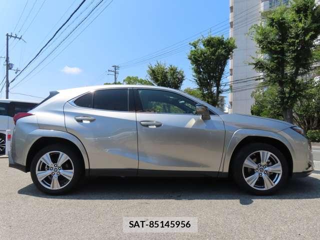Lexus UX 2022-09 8224300-6