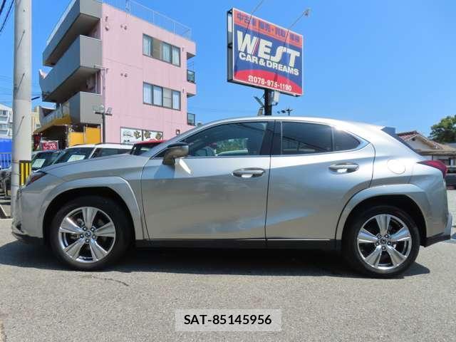 Lexus UX 2022-09 8224300-7