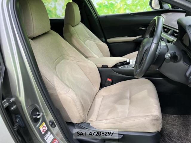 Lexus UX 2019-07 8225468-3