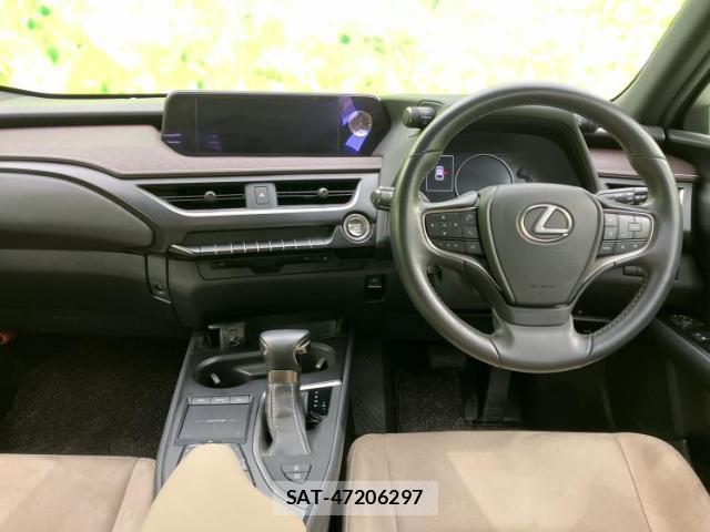 Lexus UX 2019-07 8225468-7