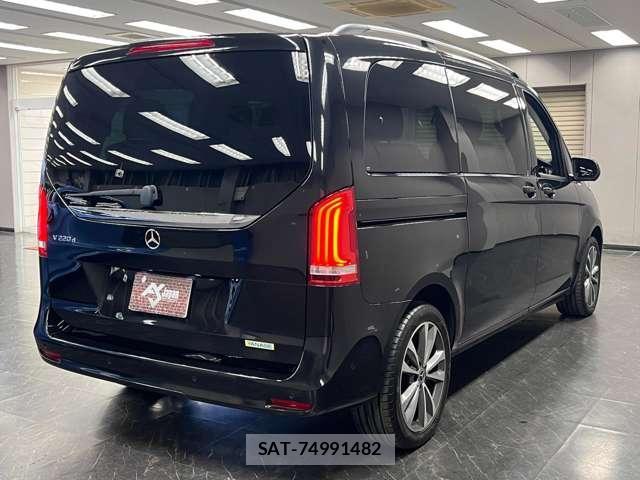 Mercedes Benz V-CLASS 2022-04 8225641-19