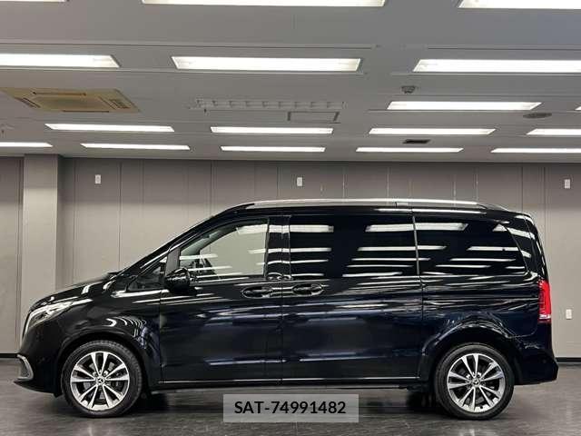 Mercedes Benz V-CLASS 2022-04 8225641-9
