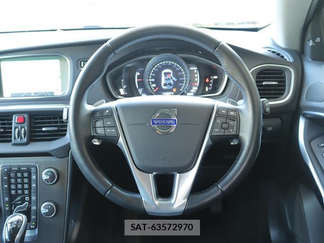 Volvo V40 2015-11 8216598-11