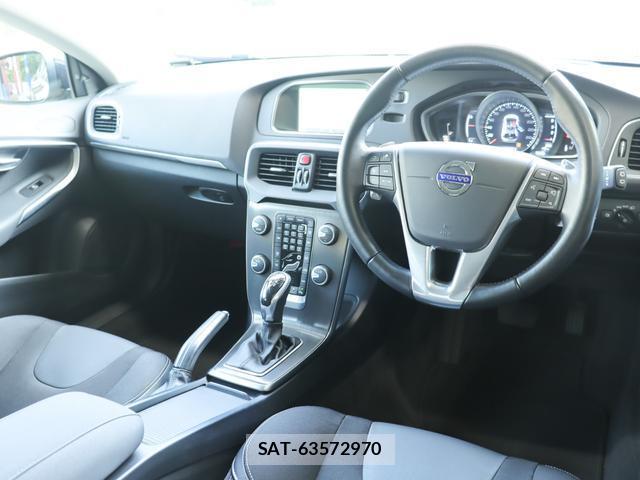 Volvo V40 2015-11 8216598-15