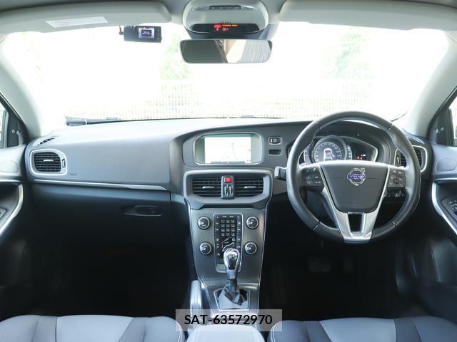 Volvo V40 2015-11 8216598-3