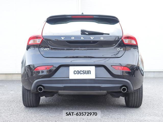 Volvo V40 2015-11 8216598-8