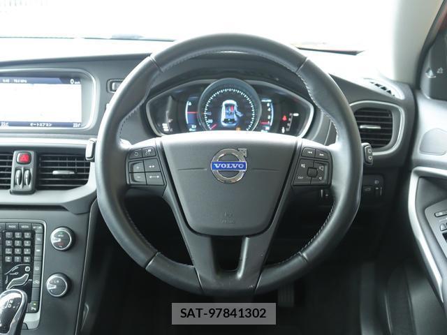 Volvo V40 2013-12 8216599-11