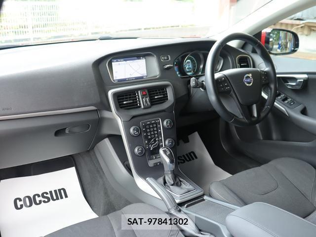 Volvo V40 2013-12 8216599-16