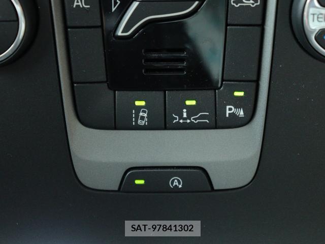 Volvo V40 2013-12 8216599-19