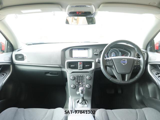 Volvo V40 2013-12 8216599-3