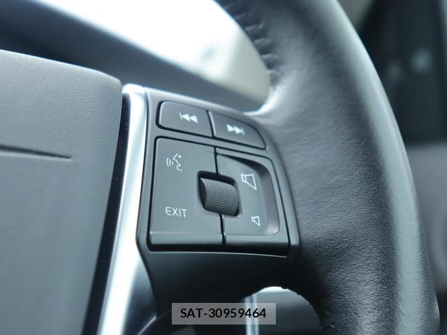 Volvo V40 2018-01 8216600-14