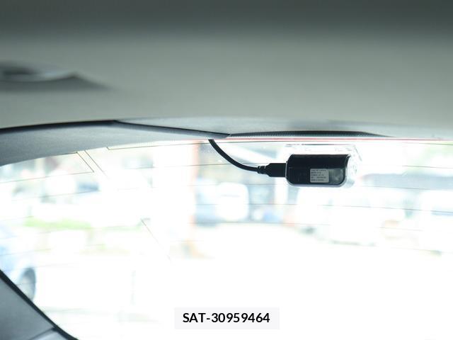 Volvo V40 2018-01 8216600-17