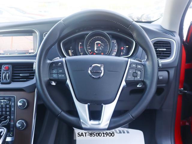 Volvo V40 2017-08 8219269-11