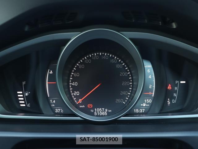 Volvo V40 2017-08 8219269-12
