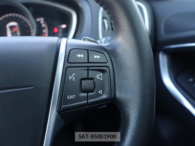 Volvo V40 2017-08 8219269-14