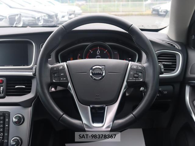 Volvo V40 2017-09 8219270-11