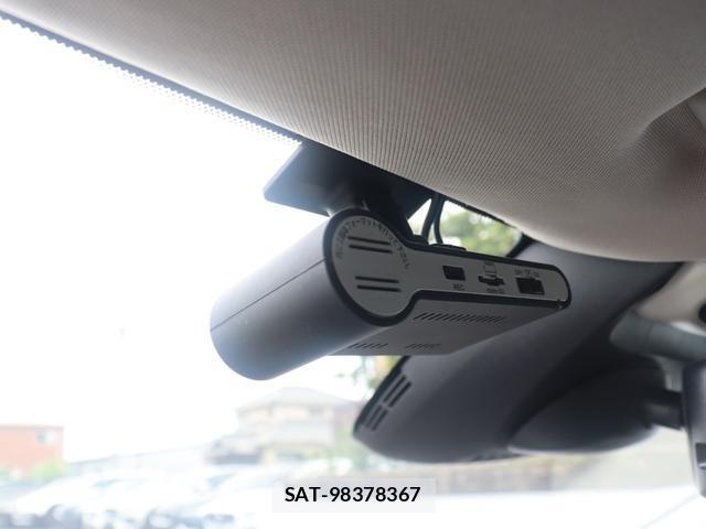 Volvo V40 2017-09 8219270-16