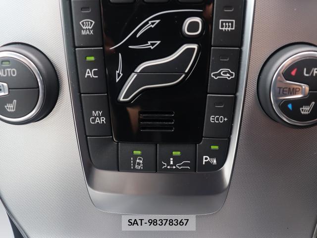 Volvo V40 2017-09 8219270-19