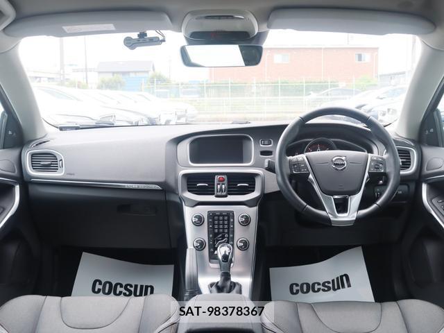 Volvo V40 2017-09 8219270-3