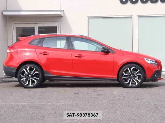 Volvo V40 2017-09 8219270-6