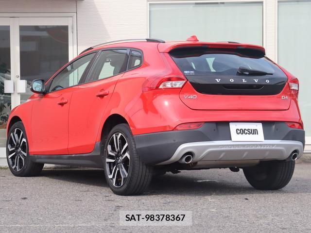 Volvo V40 2017-09 8219270-9