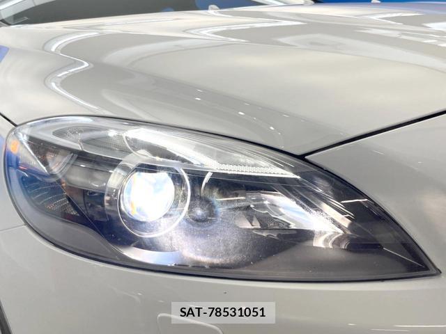 Volvo V40 2013-08 8219359-14