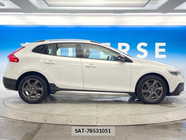 Volvo V40 2013-08 8219359-19