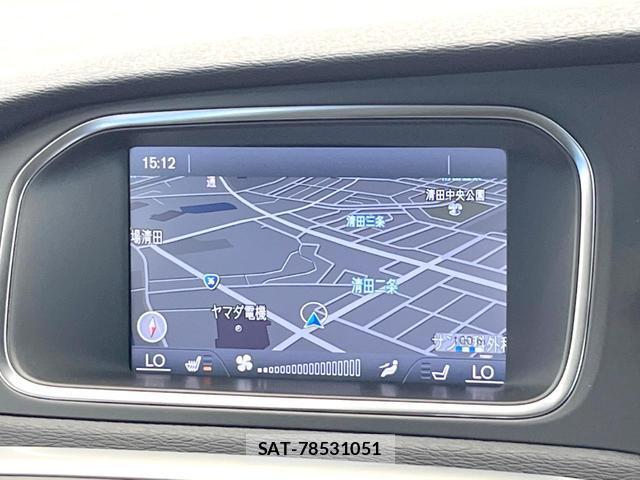 Volvo V40 2013-08 8219359-4