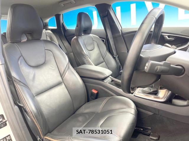 Volvo V40 2013-08 8219359-7