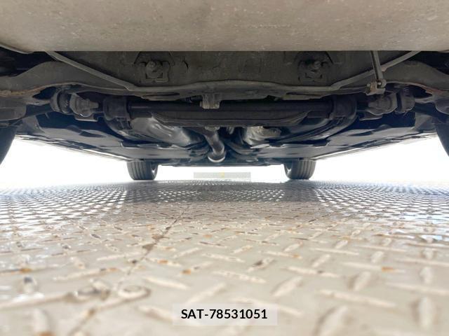 Volvo V40 2013-08 8219359-9