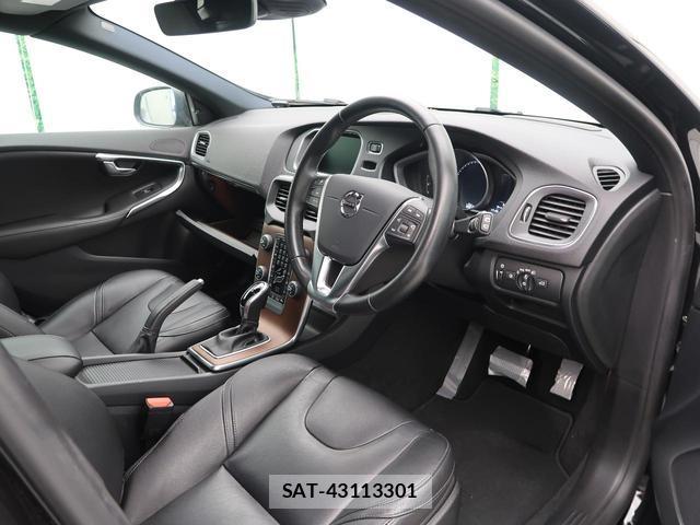 Volvo V40 2017-06 8219503-1