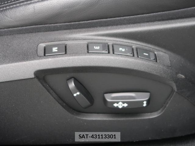 Volvo V40 2017-06 8219503-10