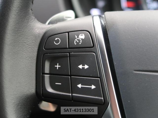 Volvo V40 2017-06 8219503-7