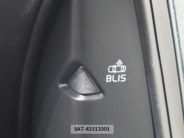 Volvo V40 2017-06 8219503-8