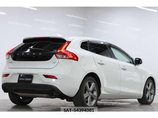 Volvo V40 2013-10 8224608-6