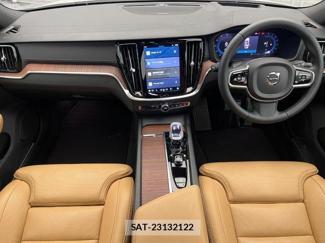 Volvo V60 2023-04 8216353-1
