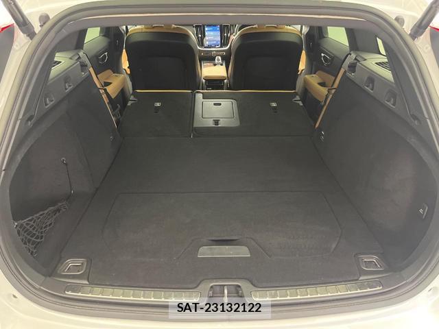 Volvo V60 2023-04 8216353-12