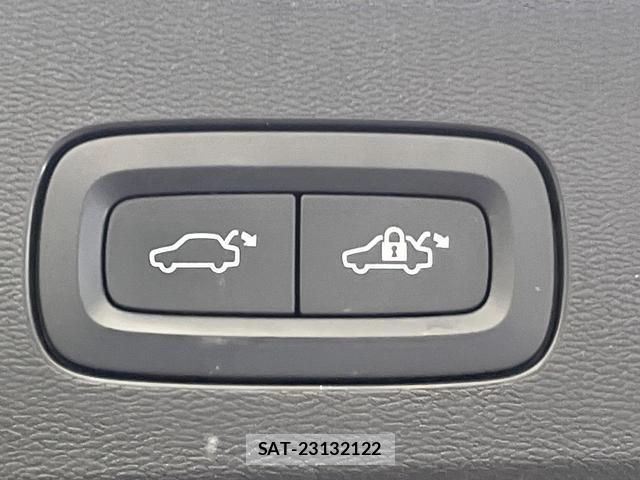 Volvo V60 2023-04 8216353-13
